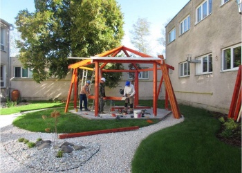 Obrázok ku správe: "Drop" - Water Cycle and Preparation of Community Arboretum