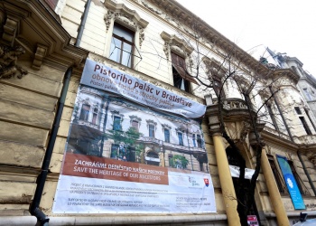 Obrázok ku správe: Pistoriho palác v Bratislave - obnova fasád a strechy paláca